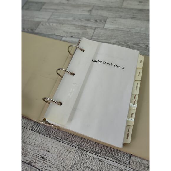 Lovin' Dutch Ovens 3 Ring Binder Cookbook 1991 Vintage by Joan S Larsen Recipes - Picture 2 of 14
